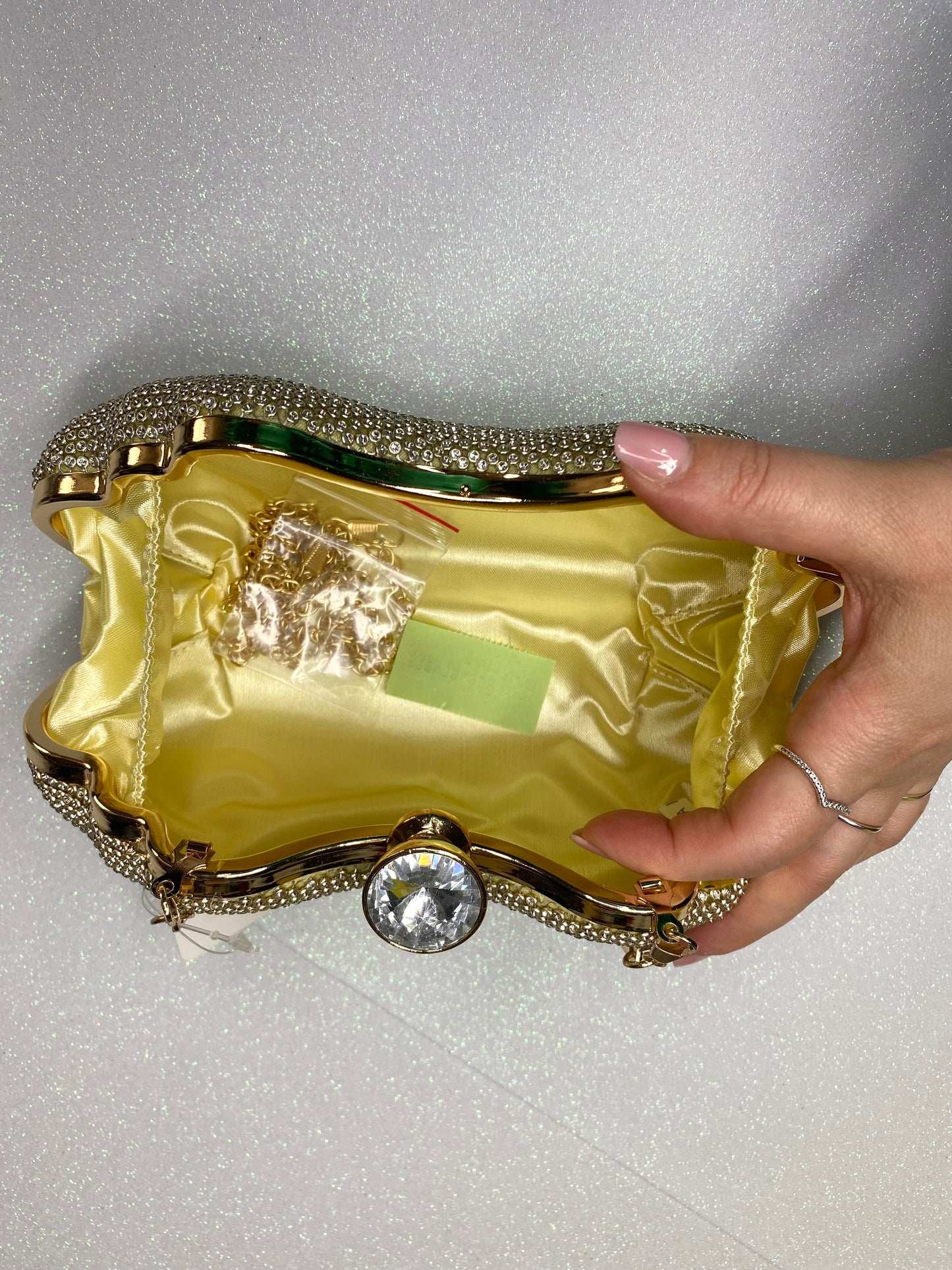 Clutch Clematide