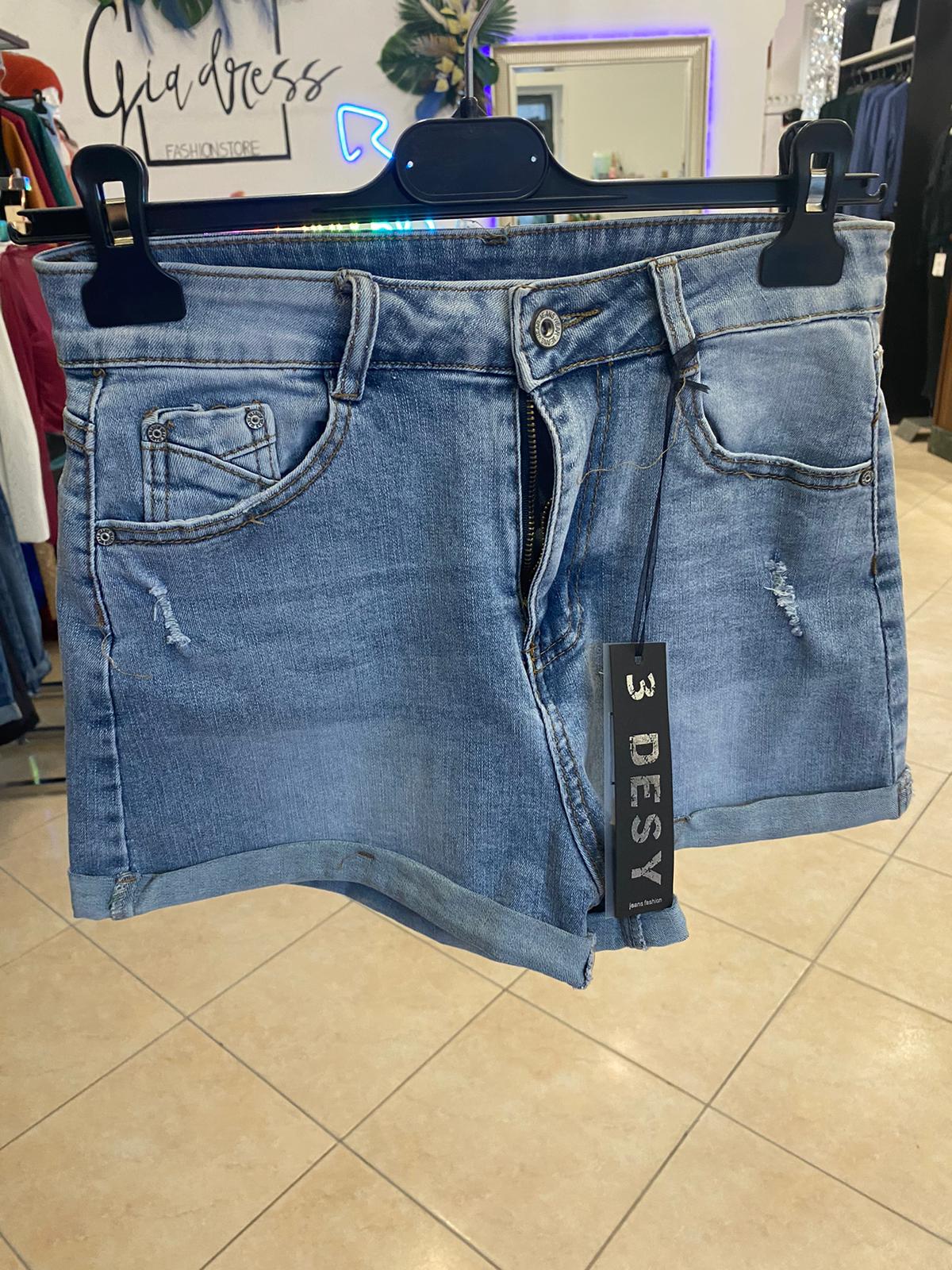 Short Jeans